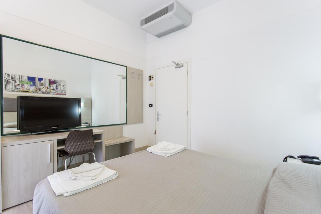 Hotel Tiberius Rimini Esterno foto