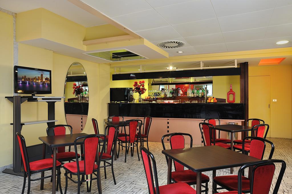Hotel Tiberius Rimini Esterno foto