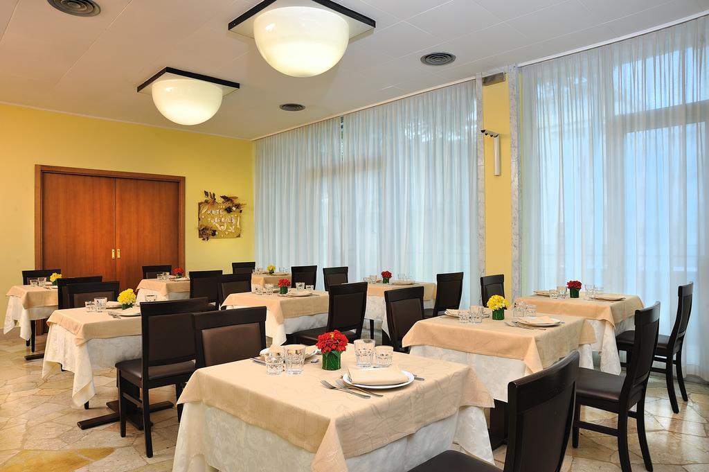 Hotel Tiberius Rimini Esterno foto