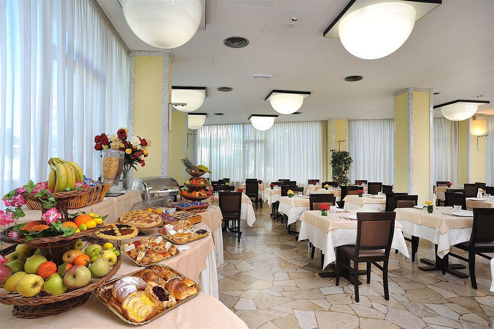 Hotel Tiberius Rimini Esterno foto