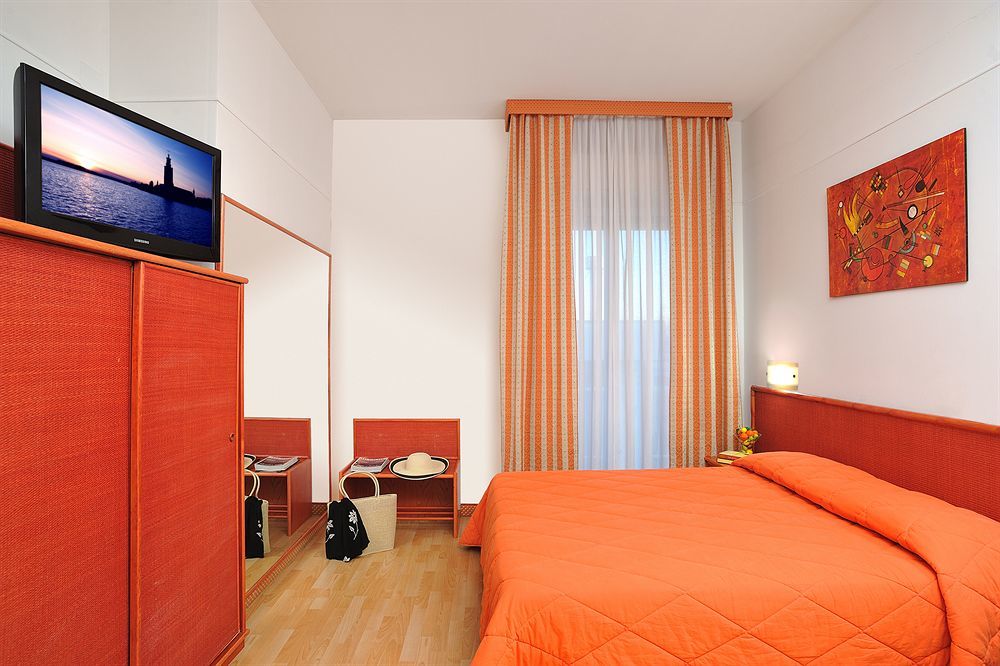 Hotel Tiberius Rimini Esterno foto