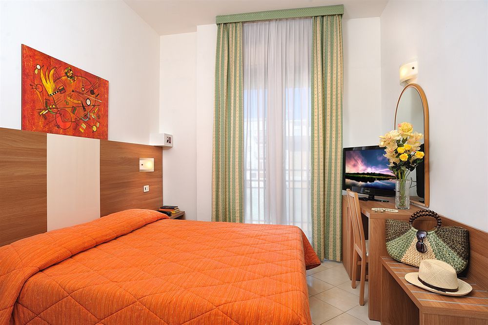 Hotel Tiberius Rimini Esterno foto
