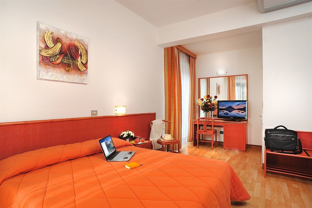 Hotel Tiberius Rimini Esterno foto