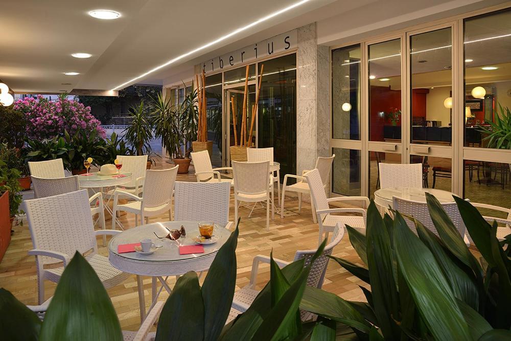 Hotel Tiberius Rimini Esterno foto