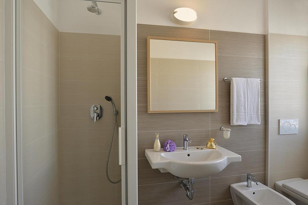 Hotel Tiberius Rimini Esterno foto